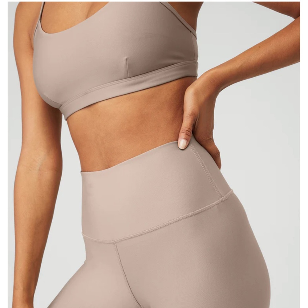 NWT ALO YOGA 7/8 High Waist Airlift Leggings and bra Taupe Tan medium - Picture 5 of 7